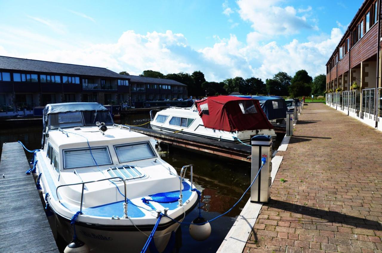 Tewitfield Marina Apartment Carnforth Exterior photo