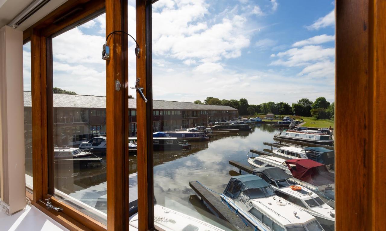 Tewitfield Marina Apartment Carnforth Exterior photo